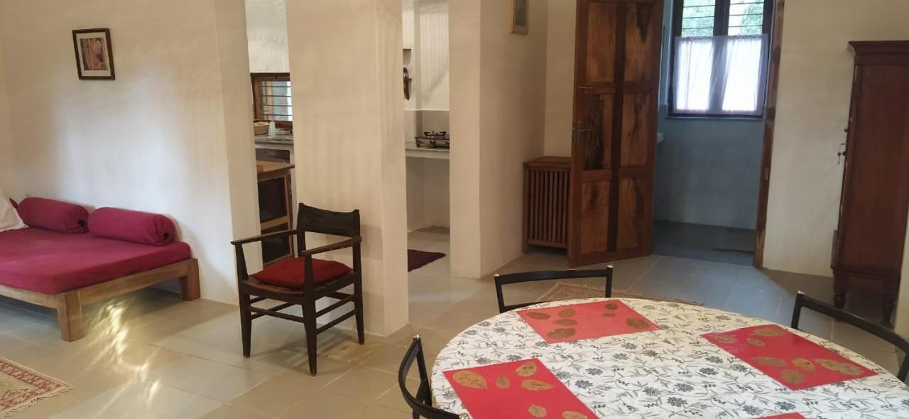 Isai Ambalam Guest House Puducherry Exterior foto