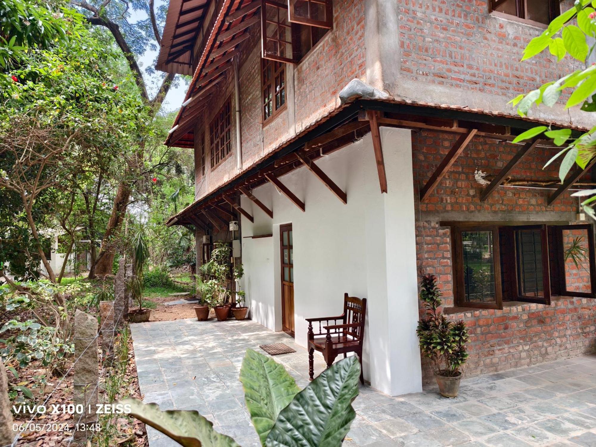 Isai Ambalam Guest House Puducherry Exterior foto